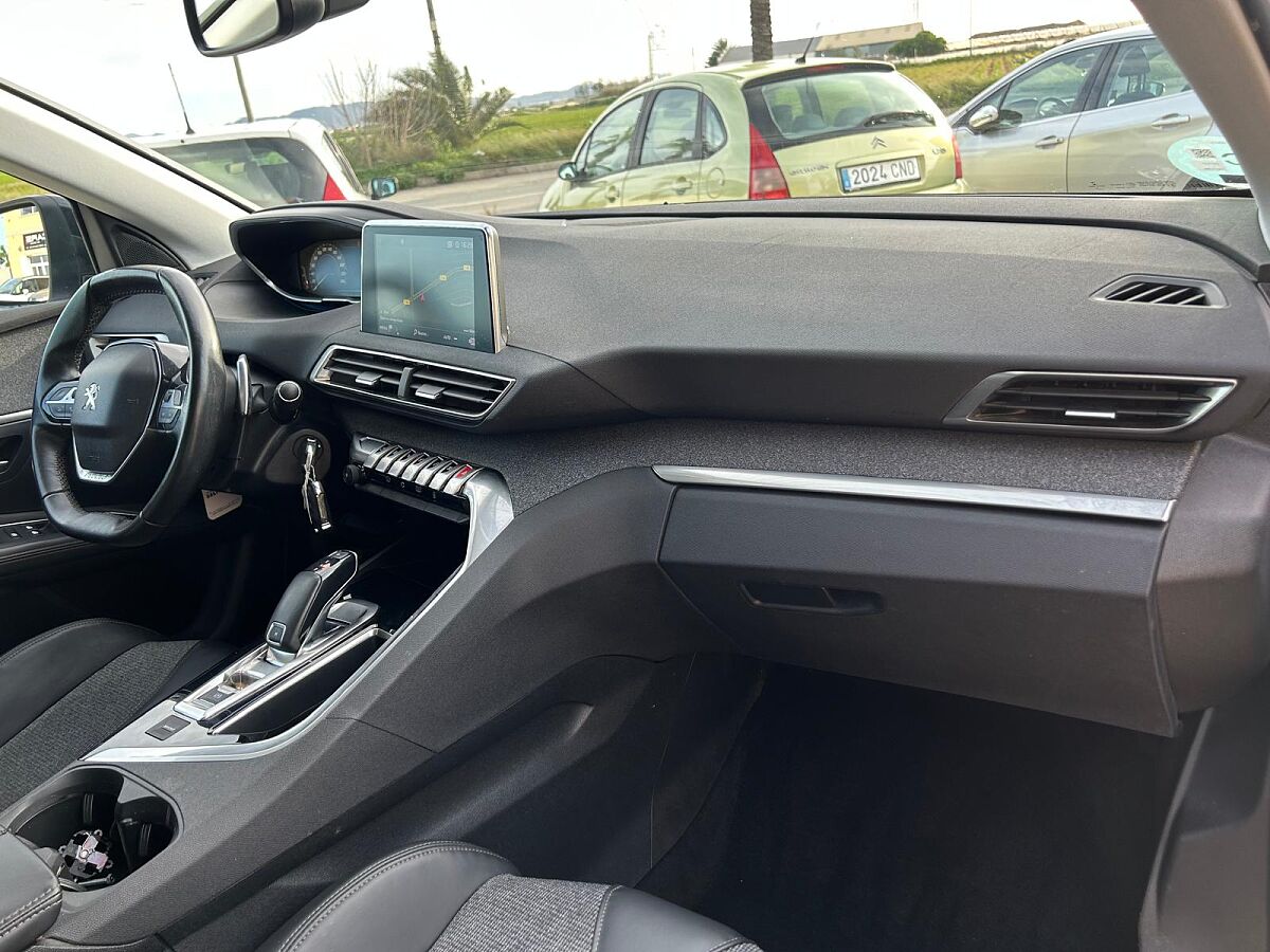 PEUGEOT 3008 ALLURE 1.2 E-THP AUTO SPANISH LHD IN SPAIN 74000 MILES SUPERB 2017